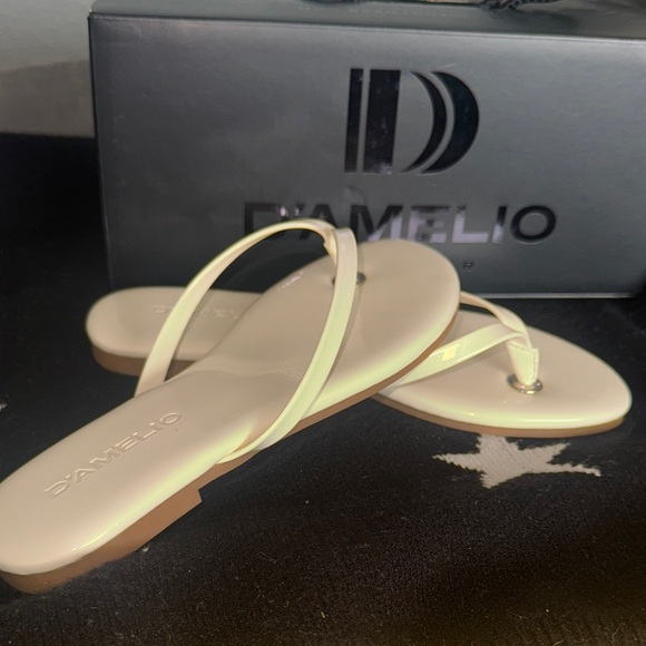 Elegant Cream Sandals - Picture 1 of 6